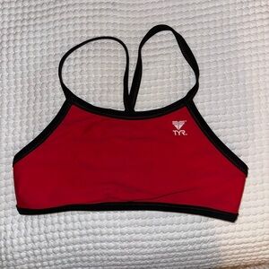 reversible red black TYR Solid Durafast One Women's Diamondfit Bikini Top medium